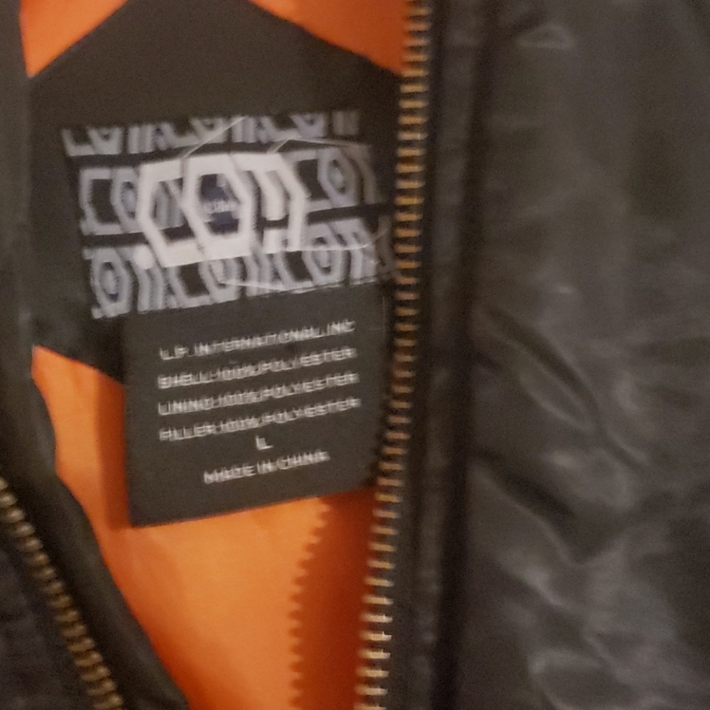 Coat - Picture 2 of 4